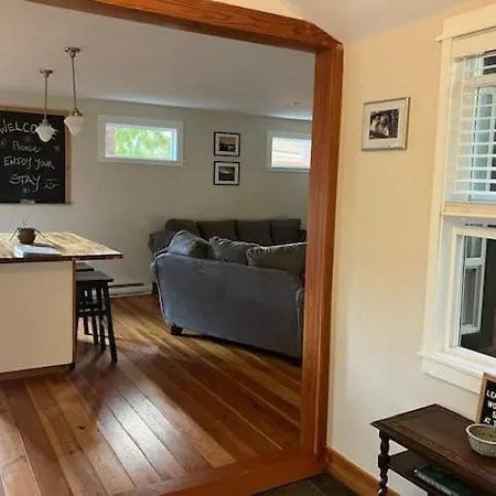 Cobble Hill Cottage Exterior photo